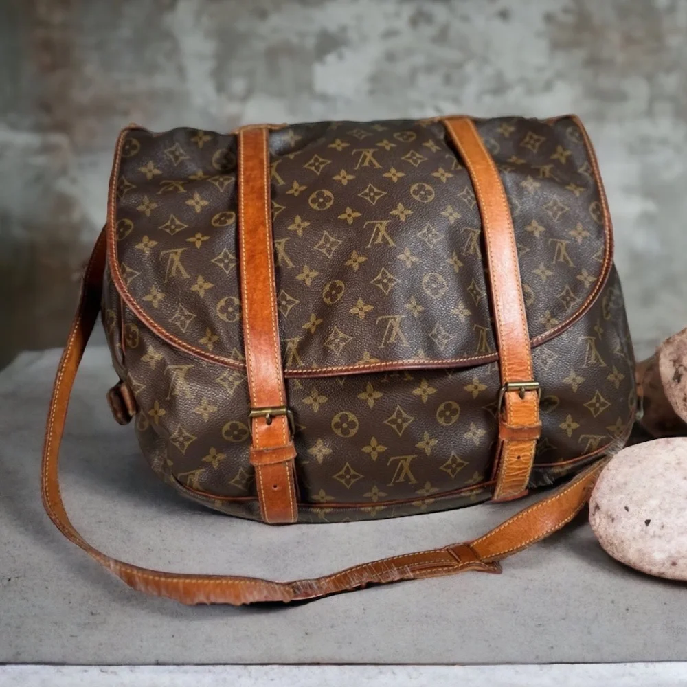 Louis Vuitton Monogram Brown & Tan Shoulder Bag - Picture 2 of 16